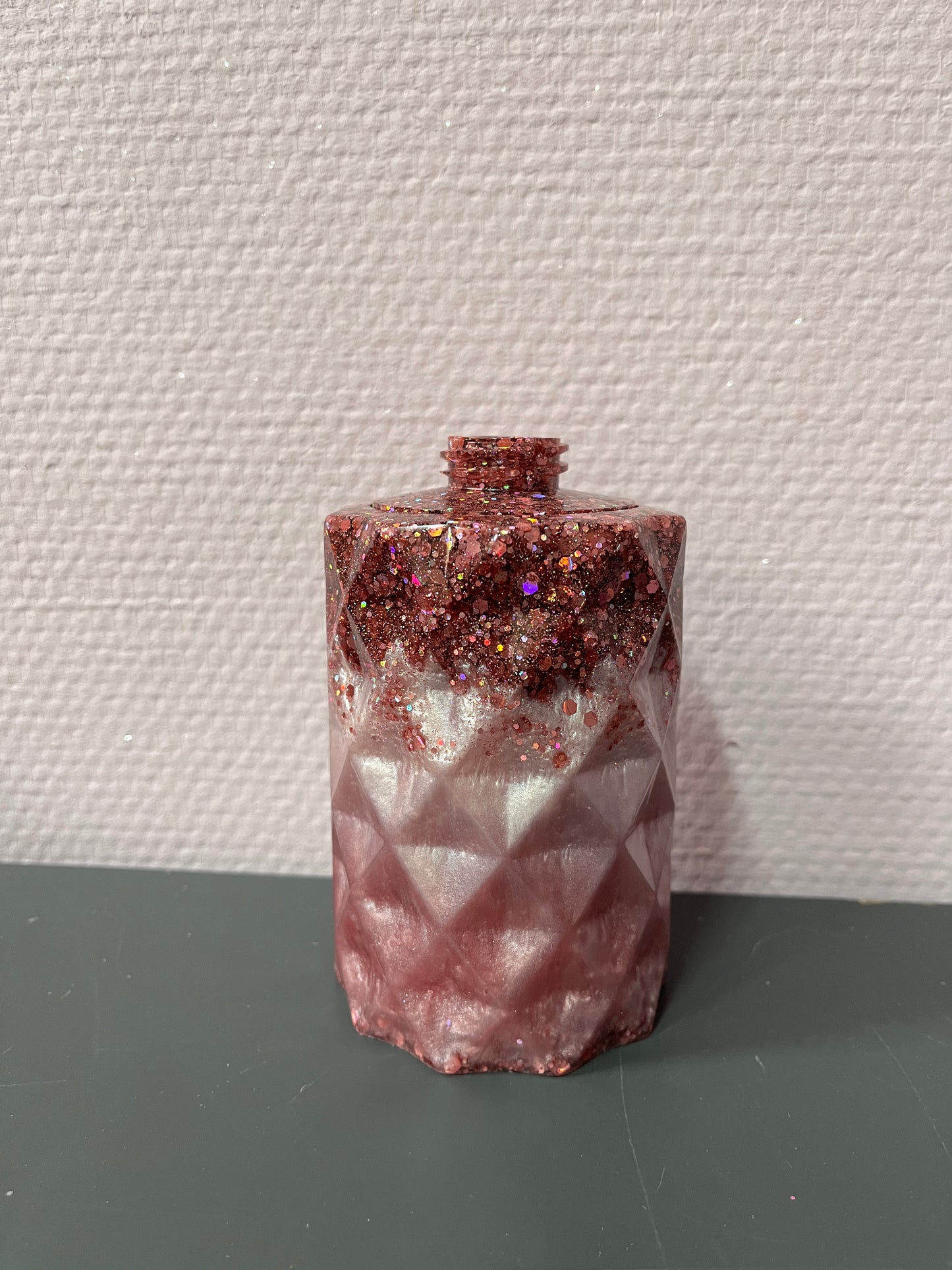 Fertiger Seifenspender rosa