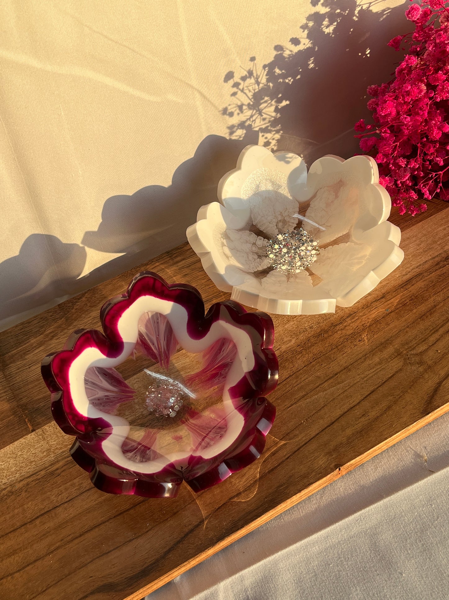 Große Blumenschalen